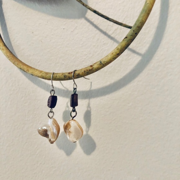 ❤️ Chico’s Neutral Stone French Wire Earrings - Picture 2 of 2